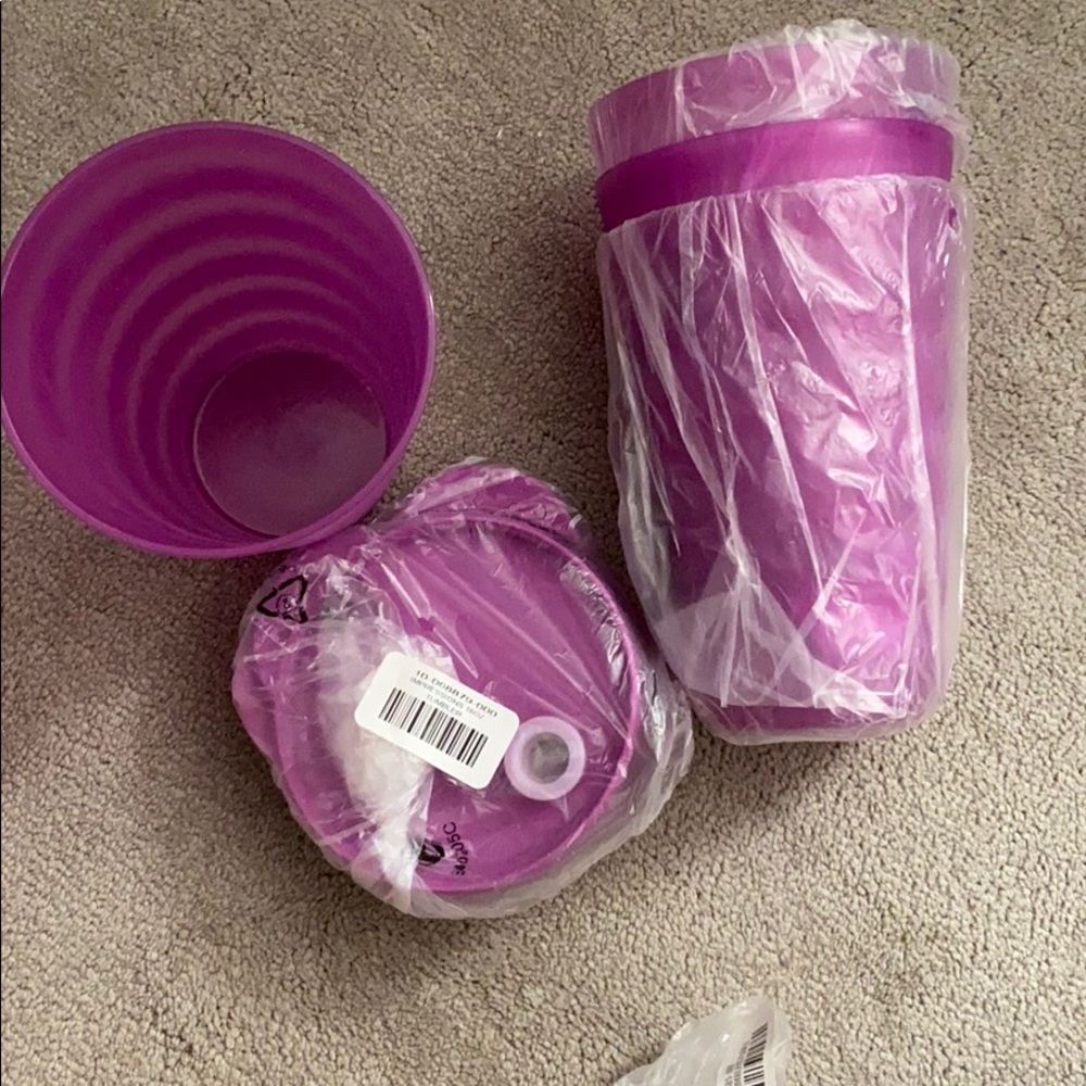 Tupperware impressions cups with lids